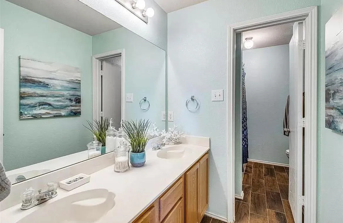 505 Harvard Dr — Photo 2