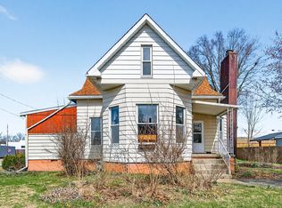 906 Peoria St, Lincoln, IL 62656