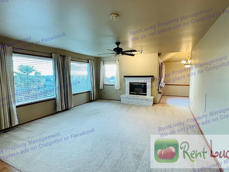 5216 Ridge Dr NE — Photo 5