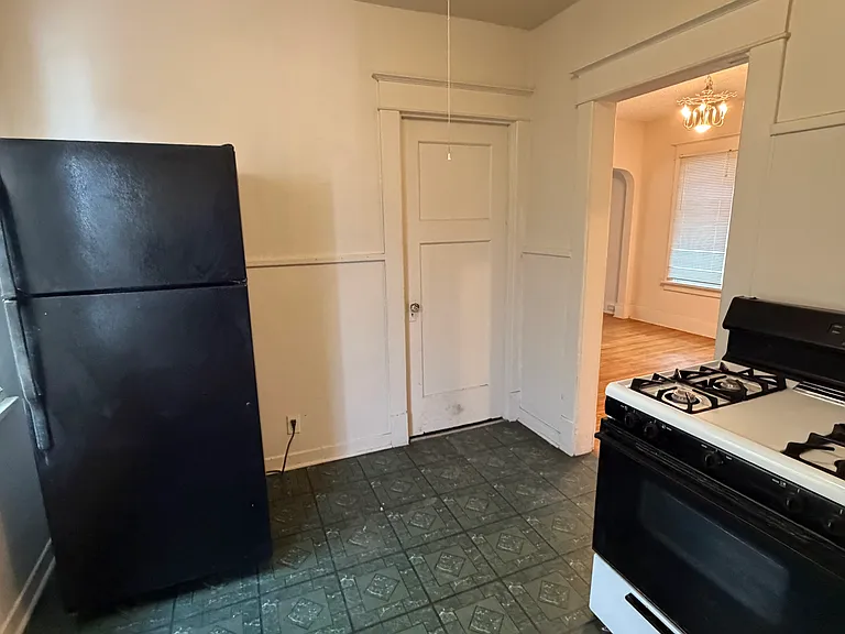 83 Custer St — Photo 9