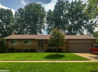 466 Hamilton Ave, Almont, MI 48003