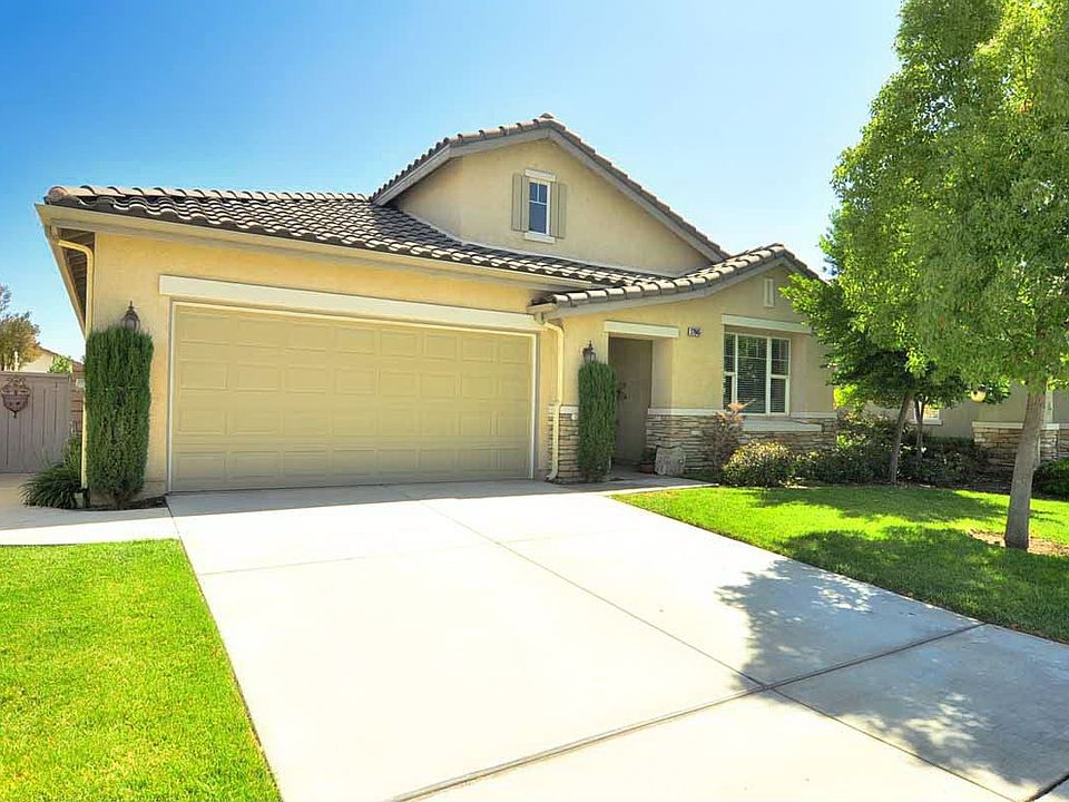 1st image of 27945 Whisperwood Dr