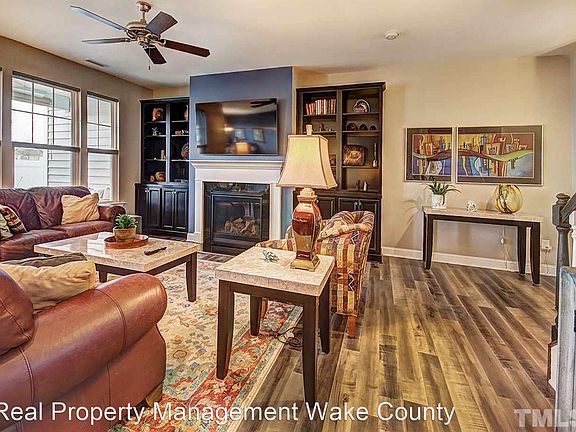 2nd image of 128 Acorn Hollow Pl