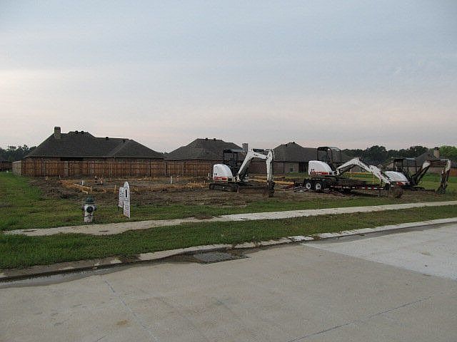 2nd image of 606 Shadowlawn Dr