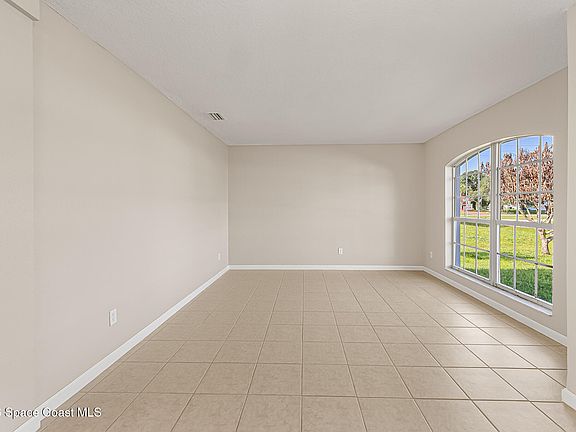 5th image of 781 Dinner St NE