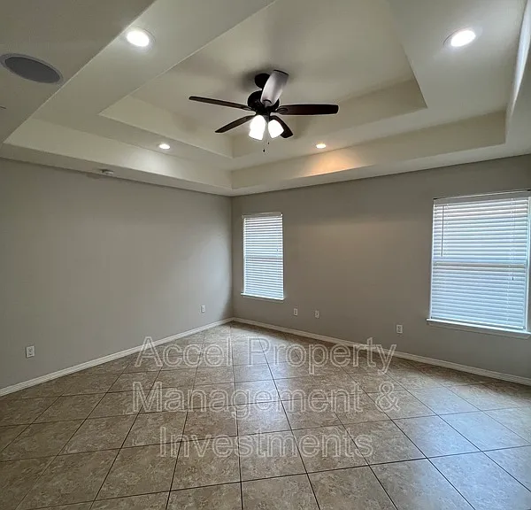 2301 N 46th St — Photo 10