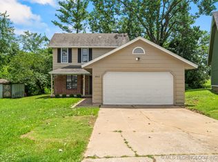 2003 Charlestown Cir, Claremore, OK 74017