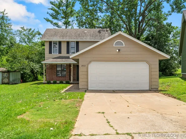 2003 Charlestown Cir, Claremore, OK 74017