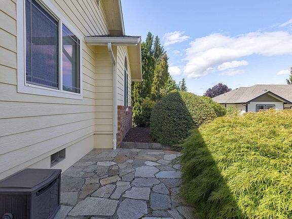 5th image of 2738 SW Trinity Way
