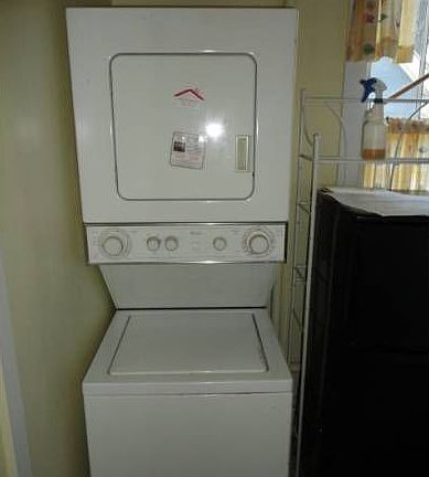 stacked washer/dryer
