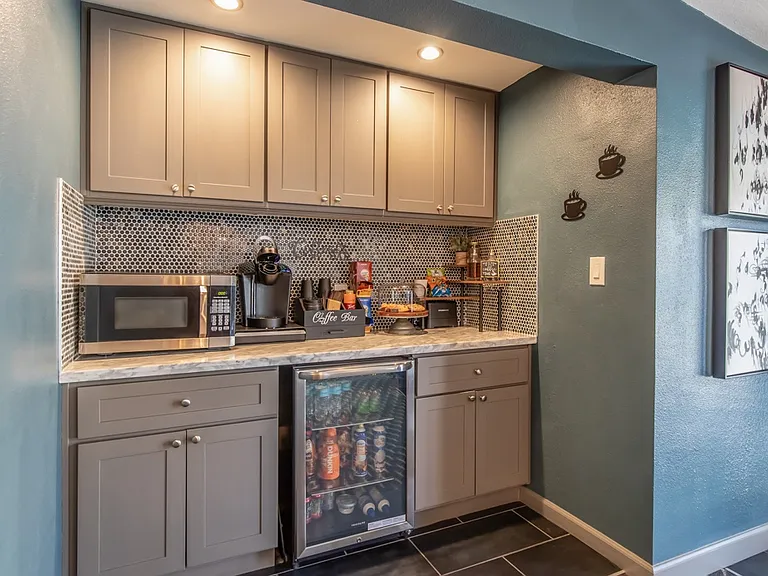 Oak View Apartments — Photo 7