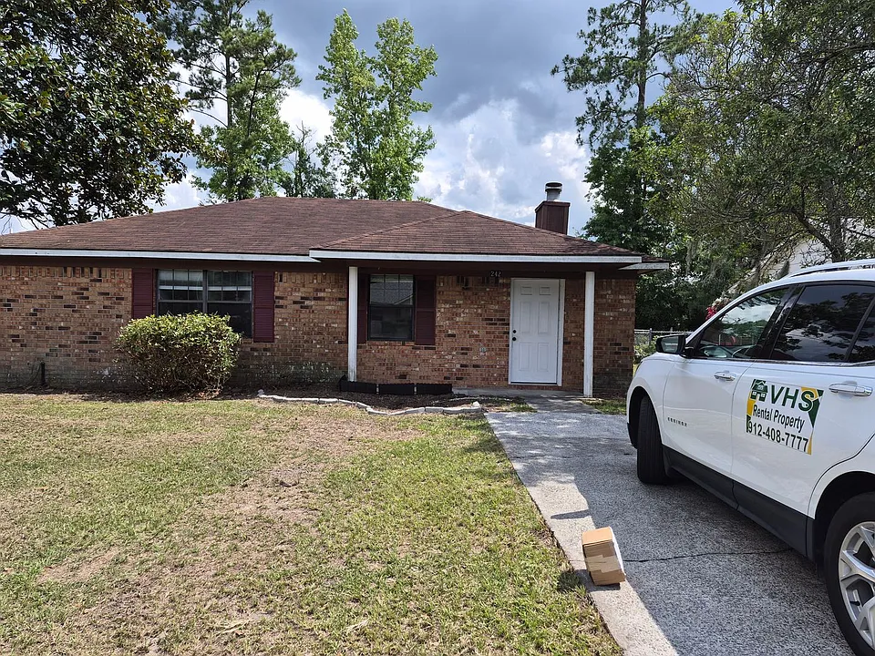 242 Garden Cir