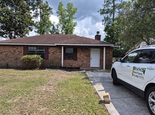 242 Garden Cir, Hinesville, GA 31313