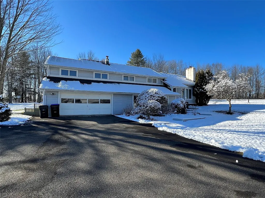 1560 Forest Hill Rd photo 1