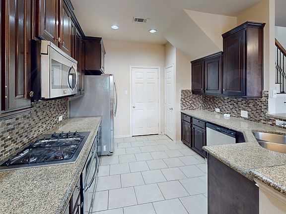 3rd image of 4651 Penelope Ln