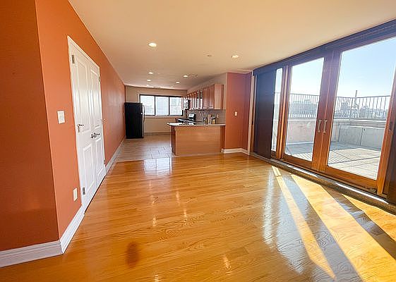 4th image of 29-34 Newtown Ave #5FPH