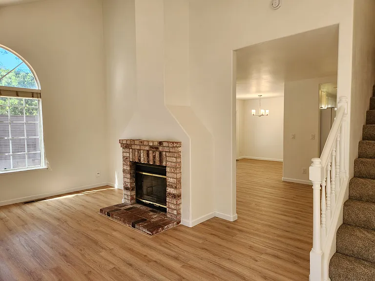 2179 Zinfandel Ave — Photo 4