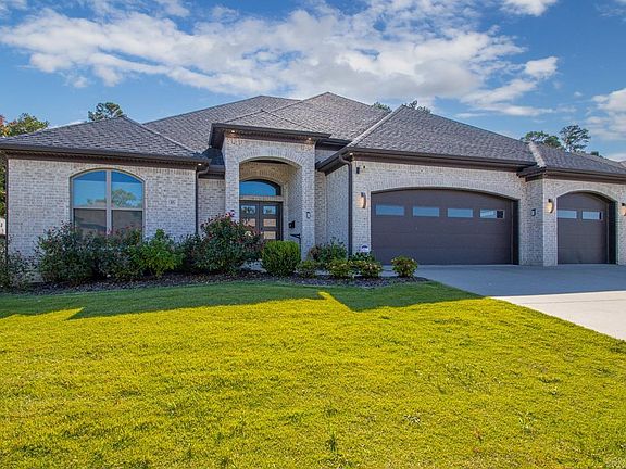 2nd image of 85 Clervaux Dr