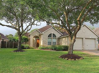 2132 Winding Springs Dr, League City, TX 77573