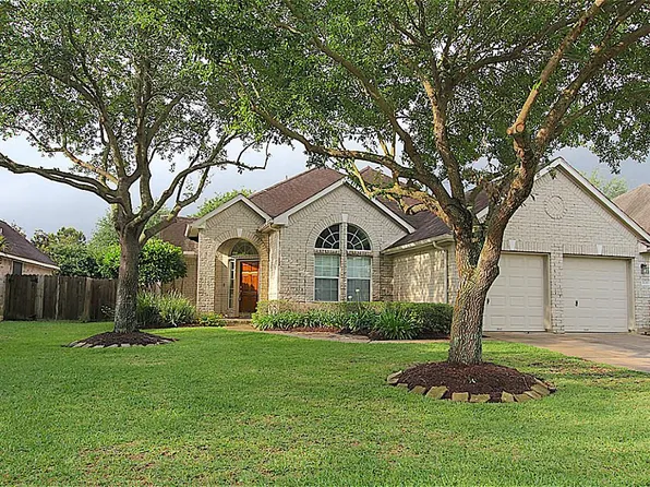 2132 Winding Springs Dr, League City, TX 77573