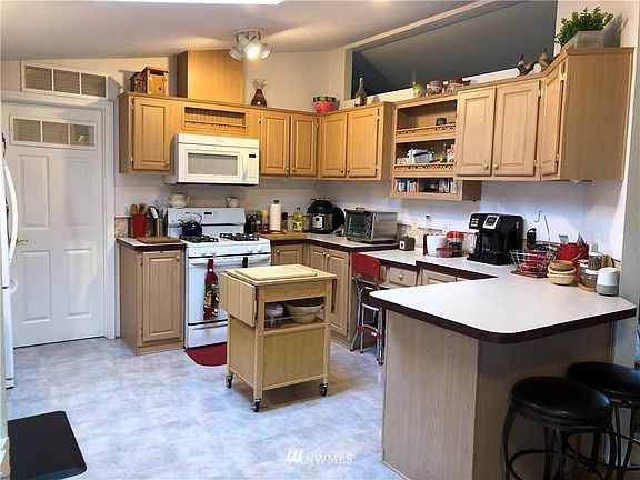 2nd image of 1914 138th Street Ct E #152