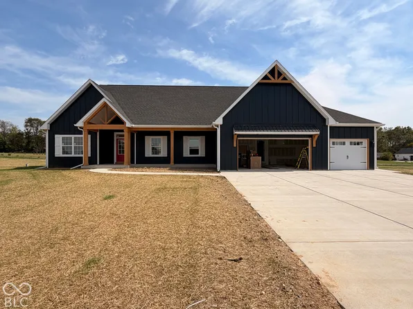 16 Pine Hills Ct, Crawfordsville, IN 47933