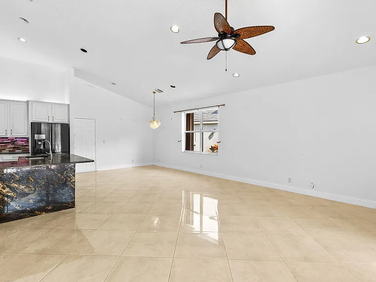 21698 Abington Ct — Photo 15