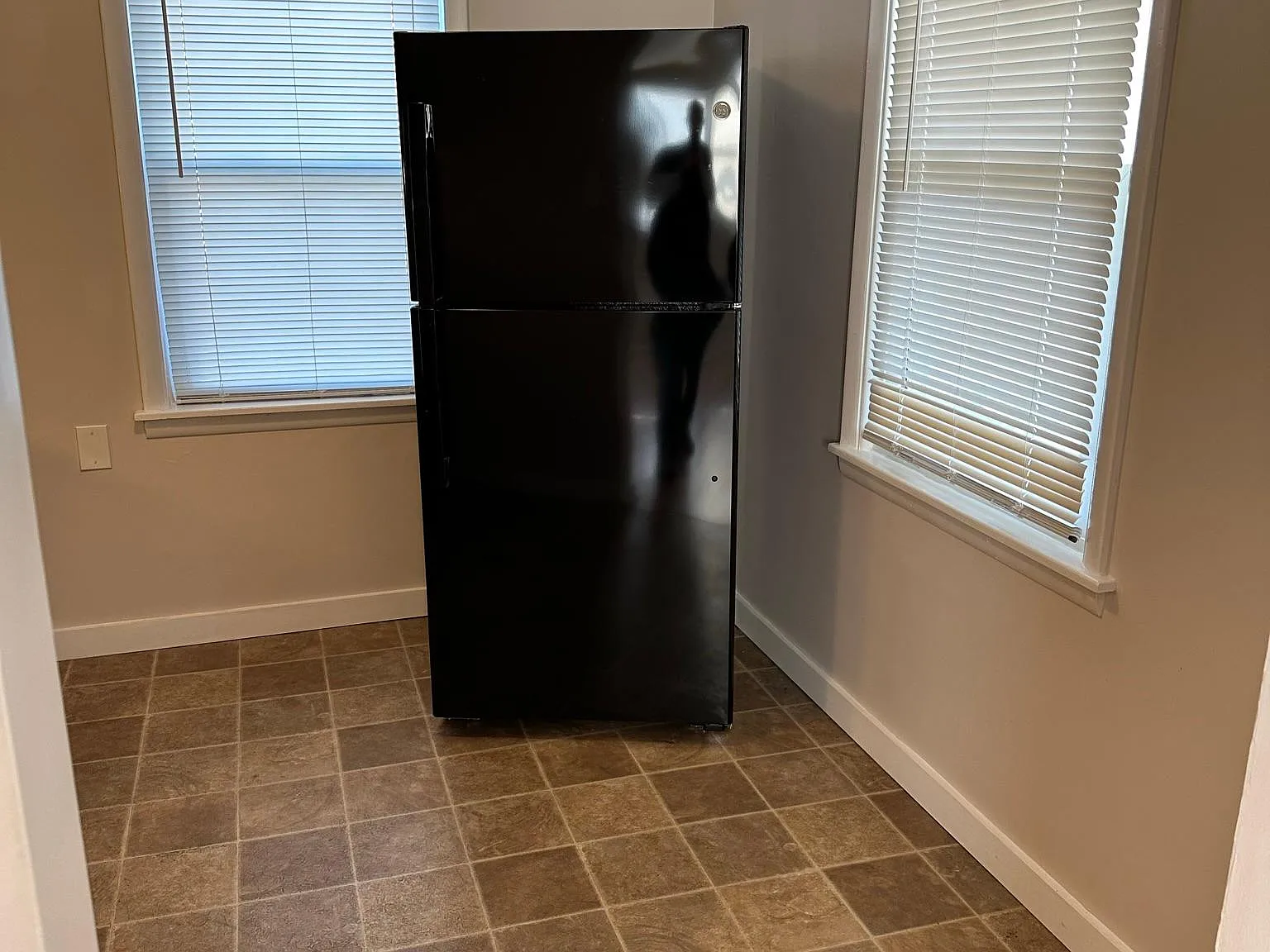 2 bed, 600 sqft, $1,200 — Photo 2