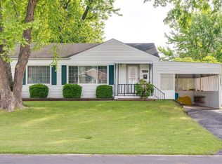 865 La Crosse Dr, Florissant, MO 63031