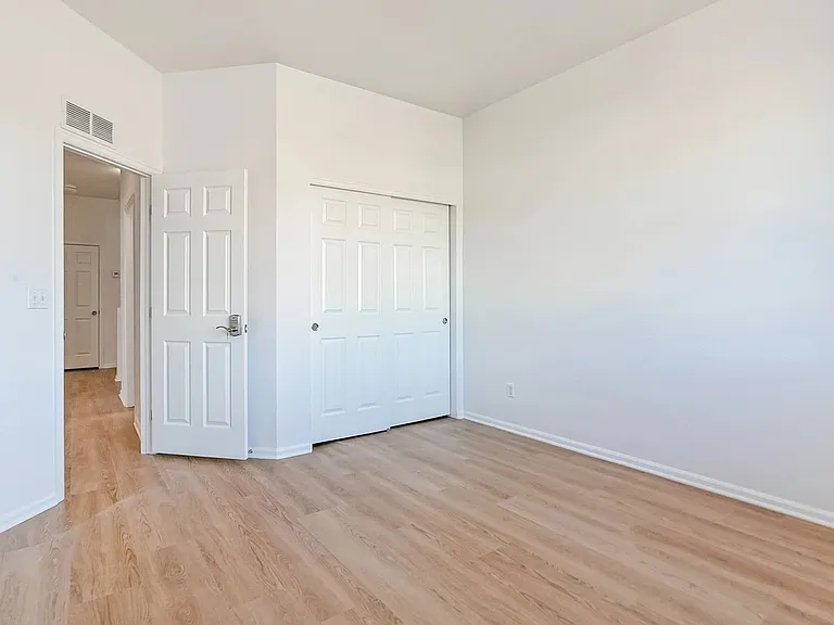5178 N Netherland St — Photo 18