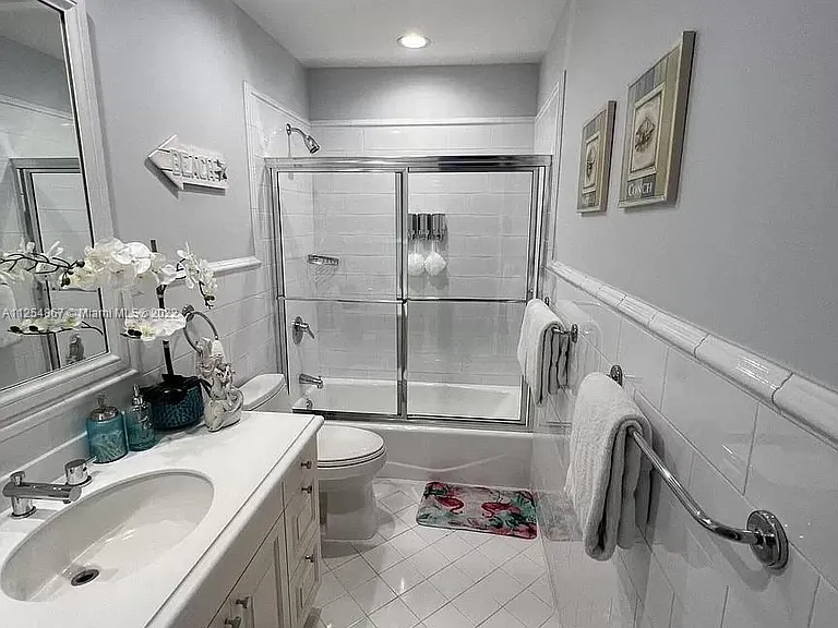 124 S Indies Dr — Photo 9