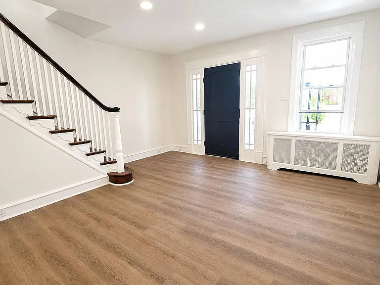 162 W Godfrey Ave — Photo 3