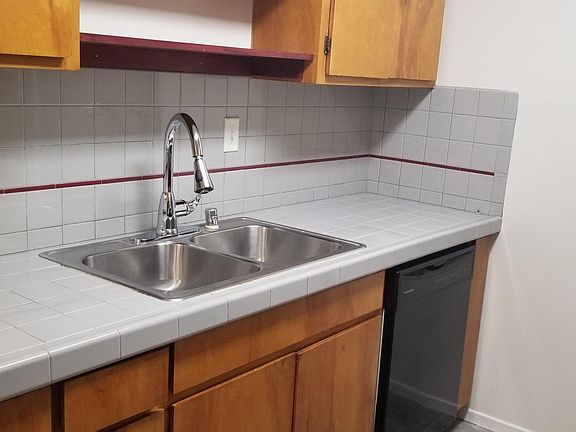 5th image of 974 Haverford Ave APT 5