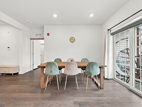 4th image of 11 Veterans Way #121