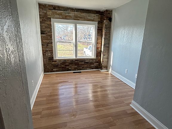 5th image of 259 Clarendon Ave #1