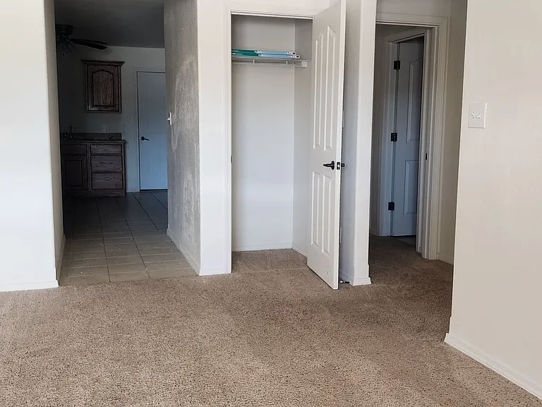 2010 S Clover Ln — Photo 2