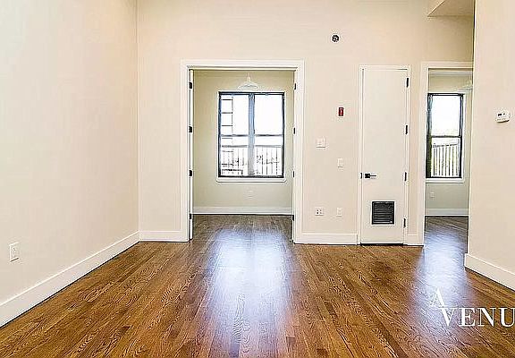 5th image of 567 Evergreen Ave #3B