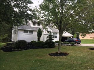 5268 Berg Rd, Buffalo, NY 14218