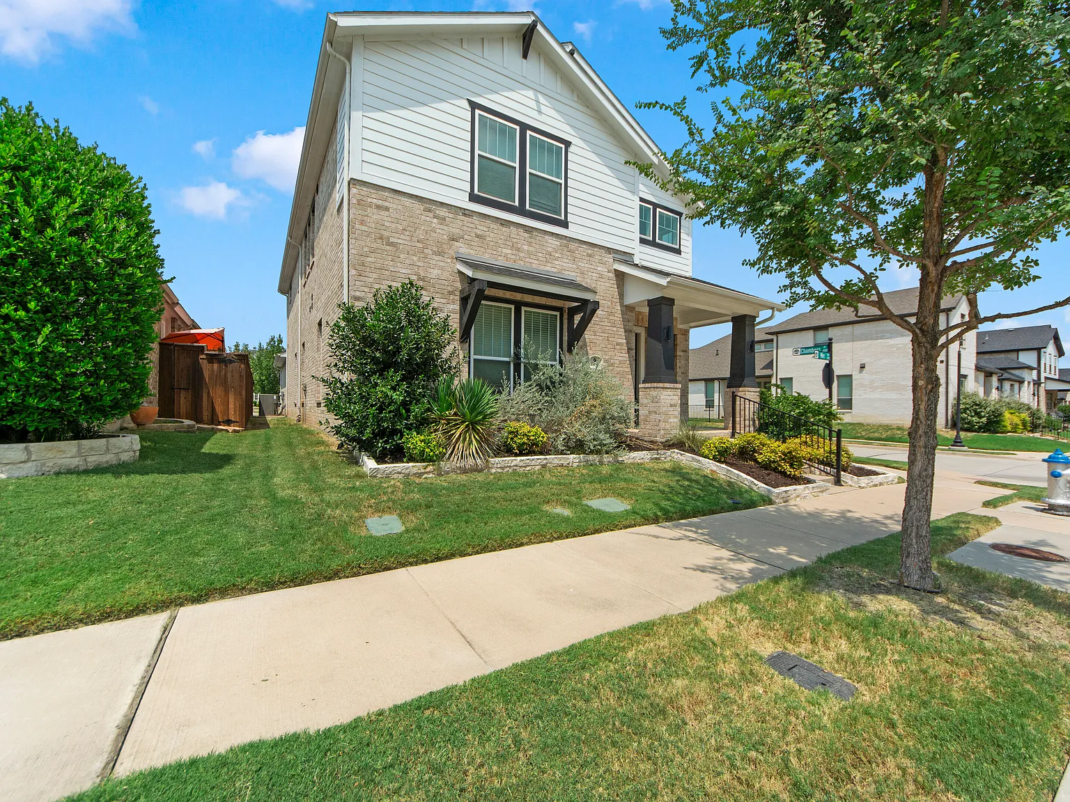 4 bed, 3097 sqft, $3,495 — Photo 2