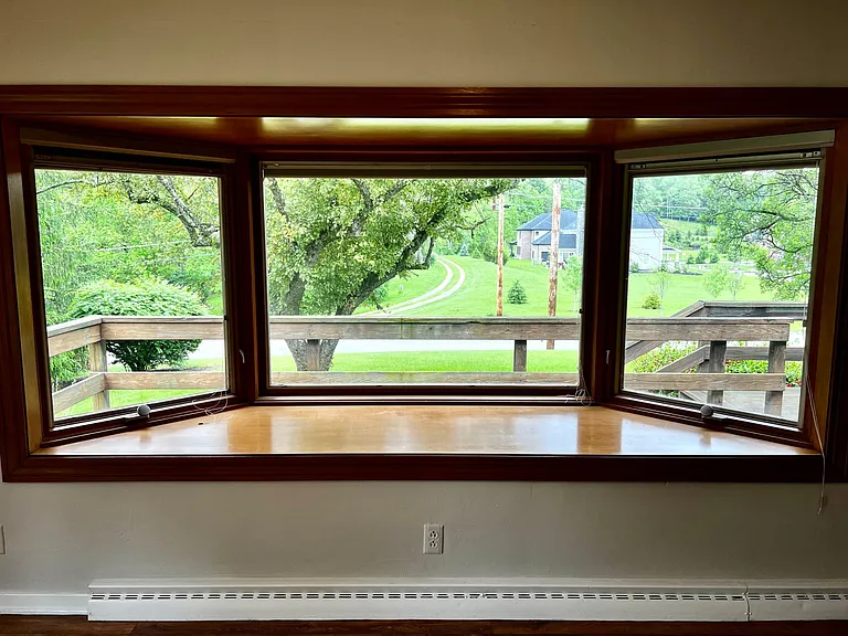 236 Benedick Rd — Photo 3