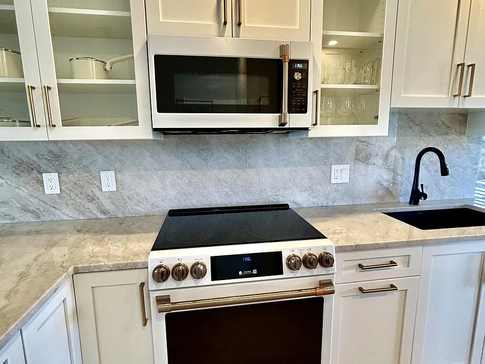 1030 Silk Oak Ter #203