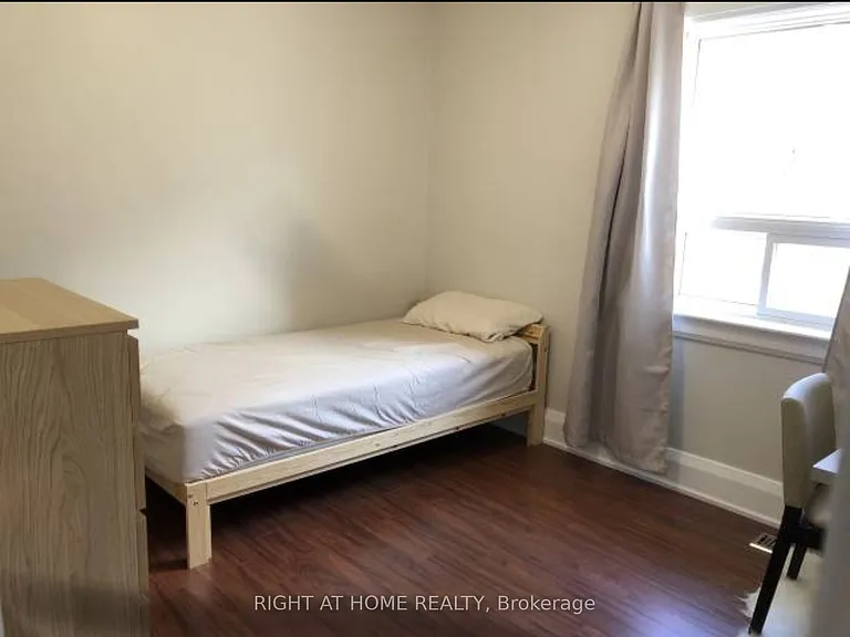 43 Bowie Ave — Photo 6