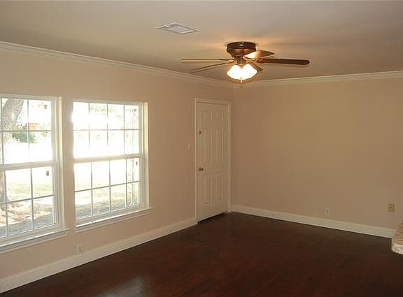 5th image of 628 W College St