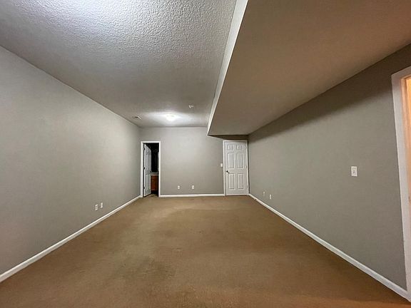 3rd image of 3015 Eagle Ridge Dr