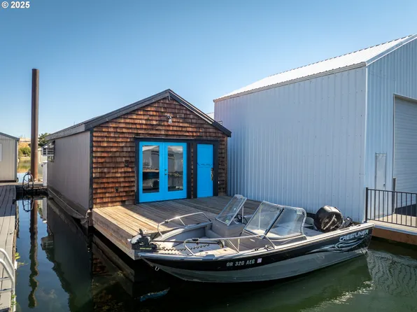 101 N Boat Basin Rd #A-09, The Dalles, OR 97058