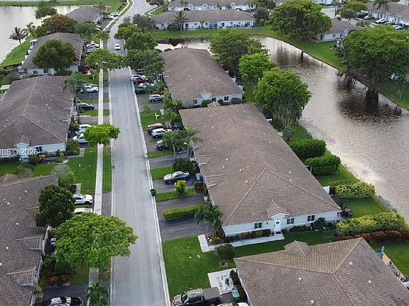 3rd image of 11273 SW 18th Ct