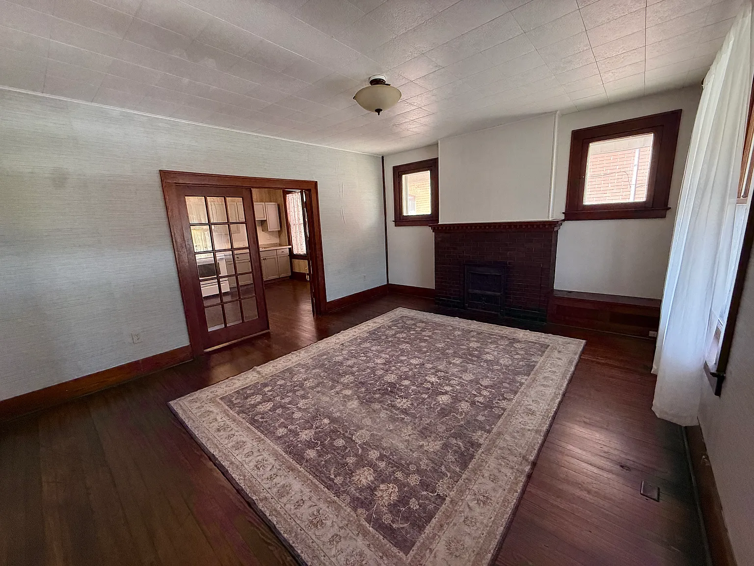 3 bed, 1500 sqft, $1,500 — Photo 2