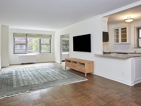 2nd image of 360 E 72nd St APT A405