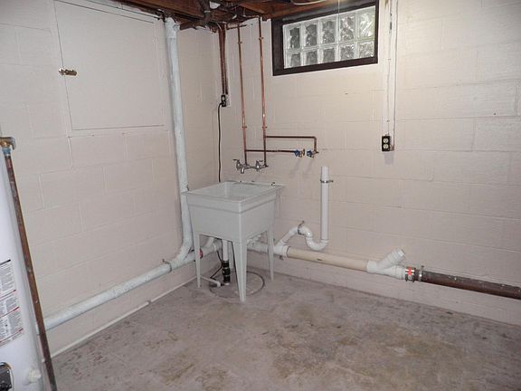 4th image of 251 E Home St