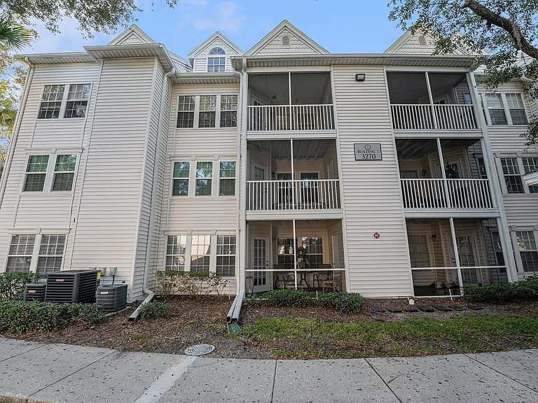 3270 Haviland Ct #301 — Photo 10